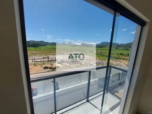 Sobrado 2 quartos e 2 banheiros, à venda, no bairro Bosque da Mata em Tijucas