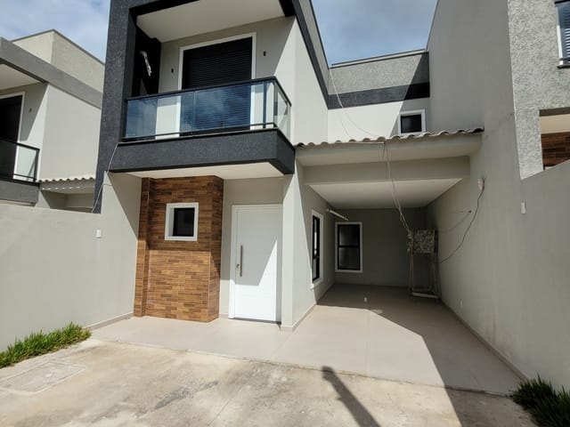 Sobrado com 162m² 3 quartos e 4 banheiros, à venda, no bairro Orfãs em Ponta Grossa