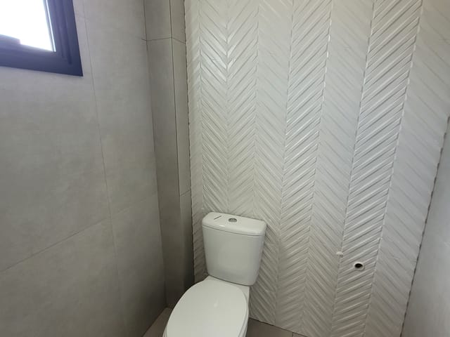 Sobrado com 162m² 3 quartos e 4 banheiros, à venda, no bairro Orfãs em Ponta Grossa