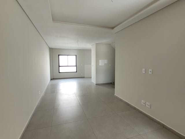 Sobrado com 162m² 3 quartos e 4 banheiros, à venda, no bairro Orfãs em Ponta Grossa