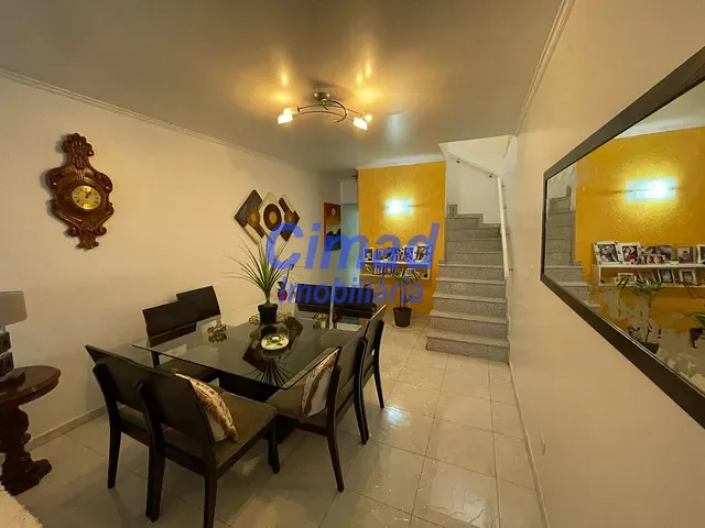 Sobrado 3 quartos e 2 banheiros, à venda, no bairro Vila Paiva em São Paulo