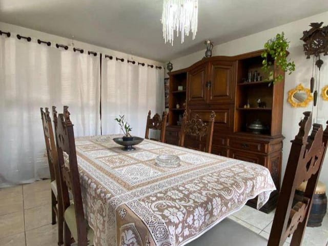 Sobrado com 300m² 3 quartos e 2 banheiros, à venda, no bairro Praia do Quilombo em Penha
