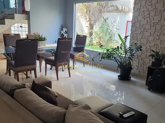 Sobrado com 450m² 4 quartos e 3 banheiros, à venda, no bairro Colúmbia em Londrina