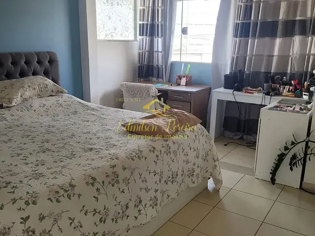 Sobrado com 450m² 4 quartos e 3 banheiros, à venda, no bairro Colúmbia em Londrina