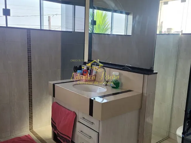 Sobrado com 450m² 4 quartos e 3 banheiros, à venda, no bairro Colúmbia em Londrina