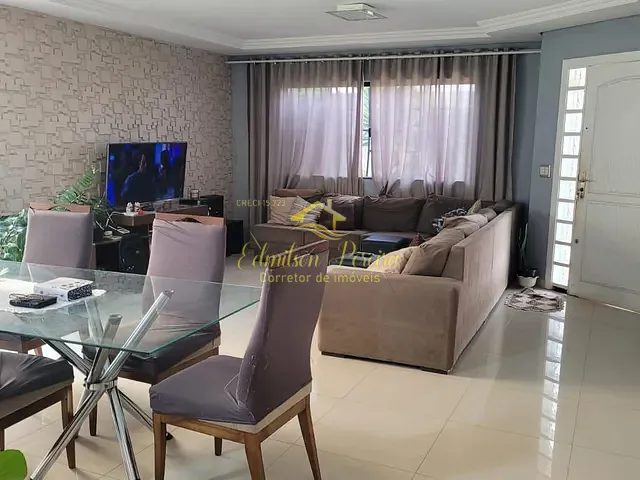 Sobrado com 450m² 4 quartos e 3 banheiros, à venda, no bairro Colúmbia em Londrina