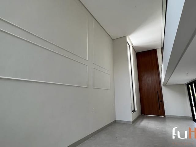 Sobrado com 371m² 5 quartos e 5 banheiros, à venda, no bairro Jardins Madri em Goiânia