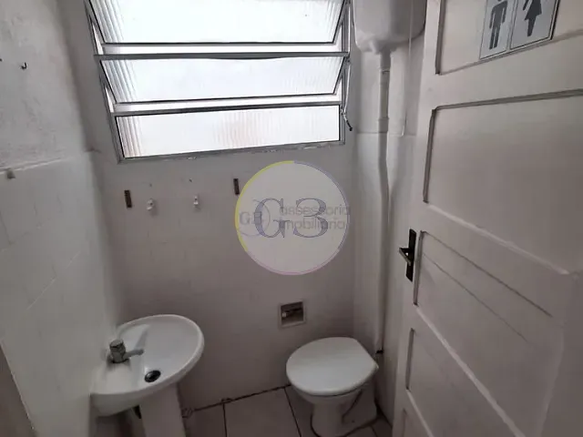 Sobrado 2 quartos e 2 banheiros, para alugar, no bairro Centro em Rio Grande