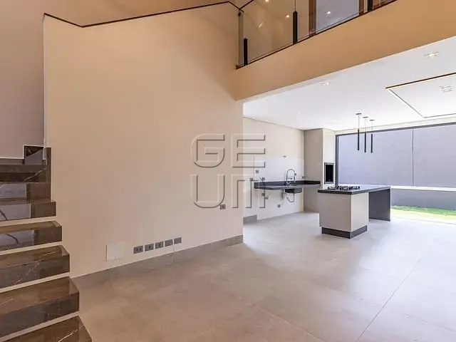 Sobrado com 250m² 4 quartos e 3 banheiros, à venda, no bairro Jardim Morumbi em Londrina