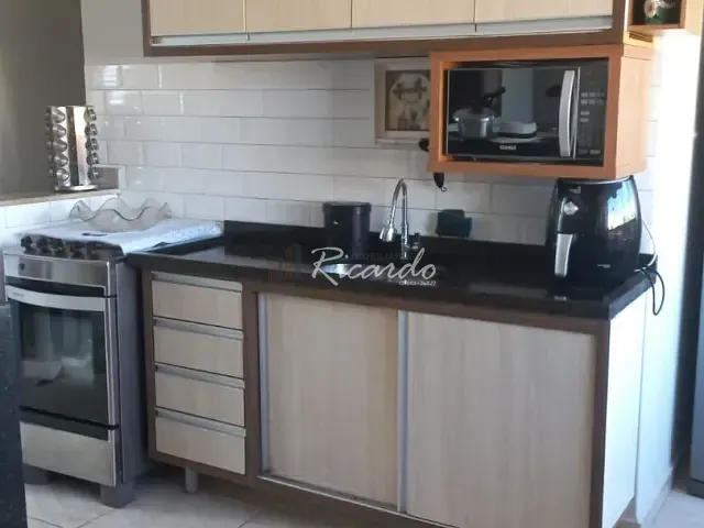 Sobrado com 125m² 2 quartos e 1 banheiro, à venda, no bairro Vila São Vicente em Arapongas
