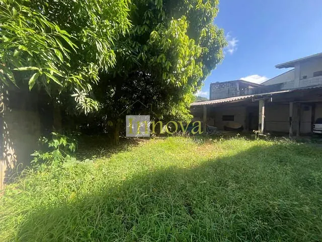 Sobrado com 598m² 6 quartos e 4 banheiros, à venda, no bairro Caputera em Caraguatatuba