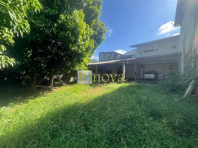 Sobrado com 598m² 6 quartos e 4 banheiros, à venda, no bairro Caputera em Caraguatatuba