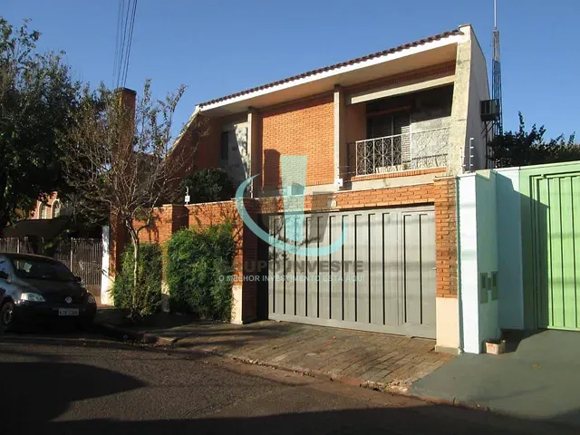 Sobrado com 202m² 5 quartos e 4 banheiros, à venda, no bairro Vila Furlan em Araraquara