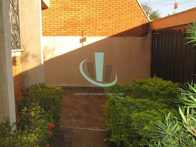 Sobrado com 202m² 5 quartos e 4 banheiros, à venda, no bairro Vila Furlan em Araraquara