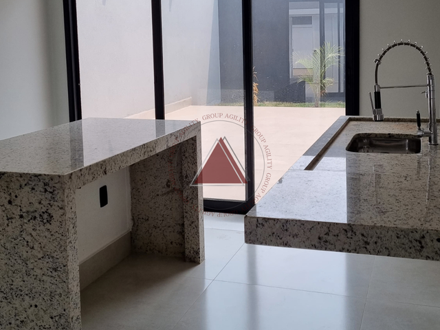 Sobrado com 125m² 2 quartos e 3 banheiros, à venda, no bairro Residencial Zanetti em Franca