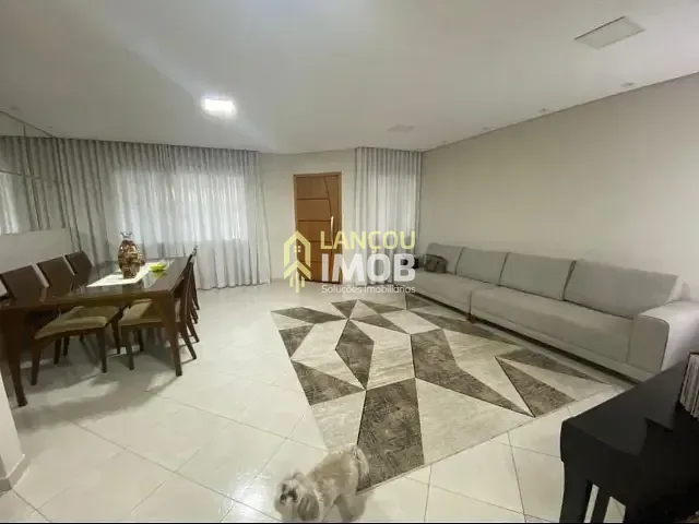 Sobrado com 210m² 3 quartos e 3 banheiros, à venda, no bairro Parque Almerinda Pereira Chaves em Jundiaí