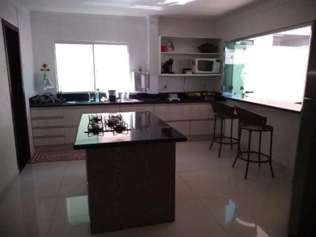 Sobrado 3 quartos e 4 banheiros, à venda, no bairro Cidade Vera Cruz em Aparecida de Goiânia