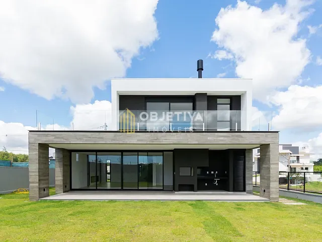 Casa com 500m² 3 quartos e 4 banheiros, à venda, no bairro Vila Nova em Porto Alegre
