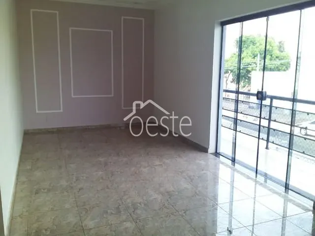 Sobrado com 250m² 4 quartos e 1 banheiro, para alugar, no bairro Jardim São Francisco em Santa Bárbara D'Oeste