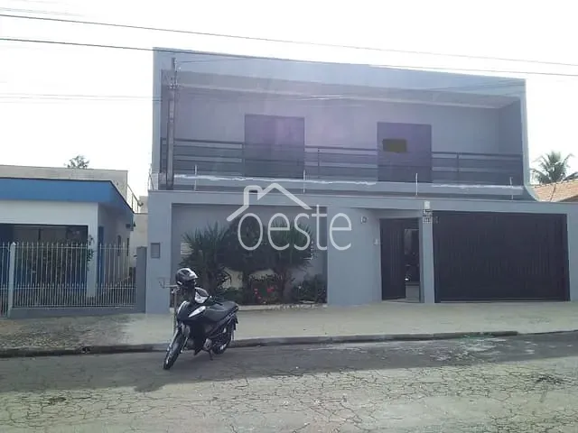 Sobrado com 250m² 4 quartos e 1 banheiro, para alugar, no bairro Jardim São Francisco em Santa Bárbara D'Oeste
