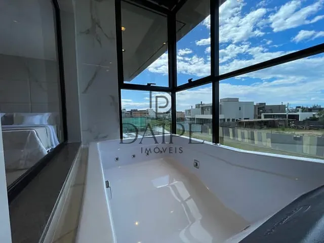 Sobrado com 450m² 5 quartos e 7 banheiros, à venda, no bairro Marina em Xangri-Lá