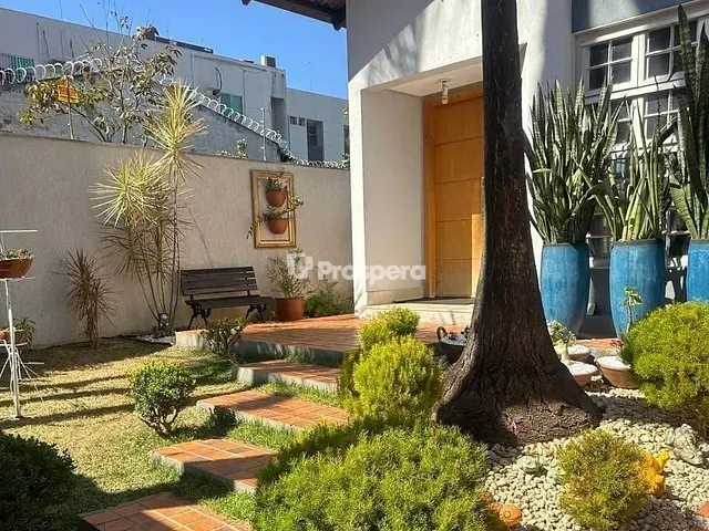 Sobrado com 431m² 6 quartos e 6 banheiros, à venda, no bairro Nova Suiça em Goiânia