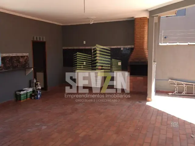Sobrado com 300m² 4 quartos e 5 banheiros, à venda, no bairro Jardim Marabá em Bauru