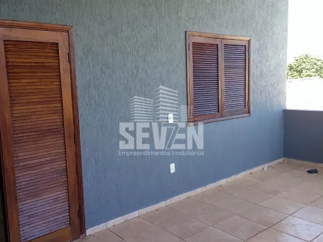 Sobrado com 300m² 4 quartos e 5 banheiros, à venda, no bairro Jardim Marabá em Bauru