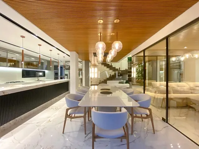 Sobrado com 389m² 3 quartos e 5 banheiros, à venda, no bairro Vivendas do Arvoredo em Londrina