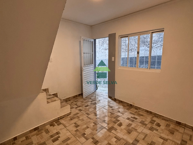 Sobrado 2 quartos e 1 banheiro, para alugar, no bairro Centro em Atibaia