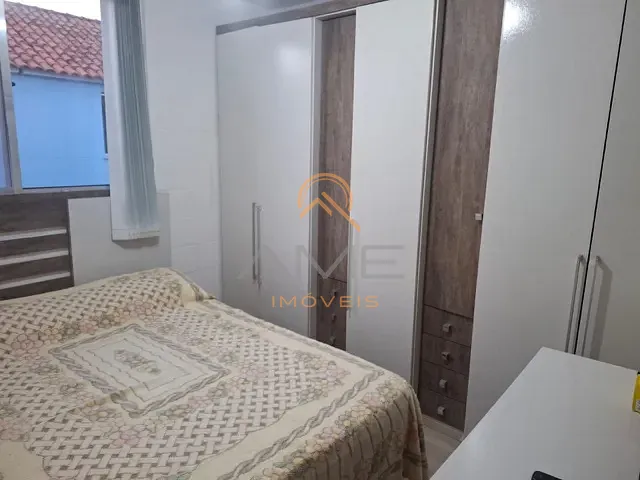 Sobrado 2 quartos e 1 banheiro, à venda, no bairro Areal em Pelotas