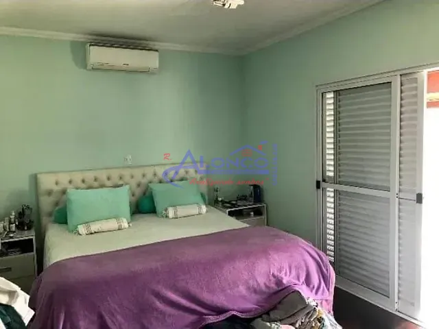 Sobrado 4 quartos e 5 banheiros, para alugar, no bairro Condomínio Terras de Sant'Anna em Jacareí