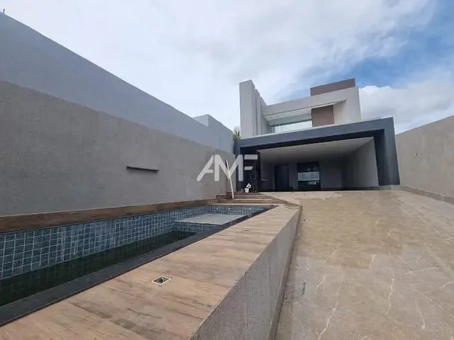 Sobrado com 400m² 4 quartos e 6 banheiros, à venda, no bairro Setor Habitacional Vicente Pires - Trecho 3 em Brasília