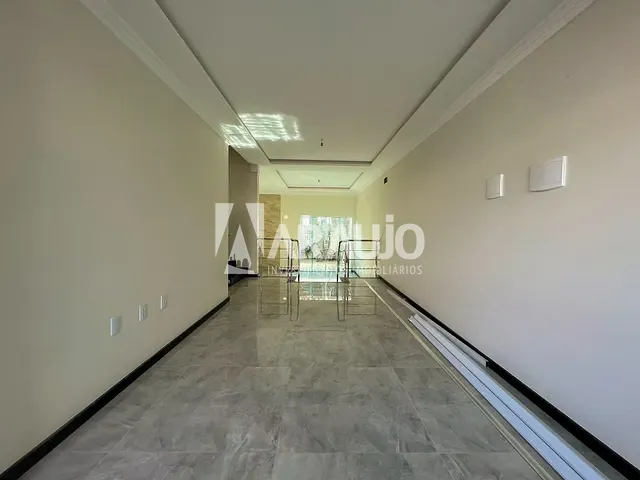Sobrado com 264m² 3 quartos e 2 banheiros, à venda, no bairro São João em Itajaí