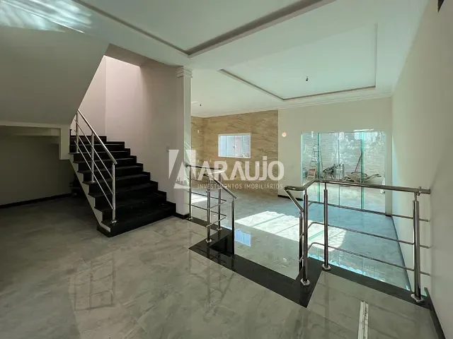 Sobrado com 264m² 3 quartos e 2 banheiros, à venda, no bairro São João em Itajaí