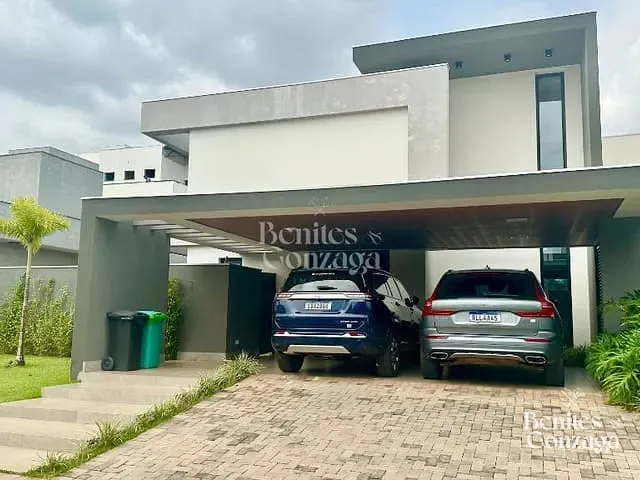 Sobrado com 341m² 4 quartos e 1 banheiro, à venda, no bairro Chácaras Aeroporto em Maringá