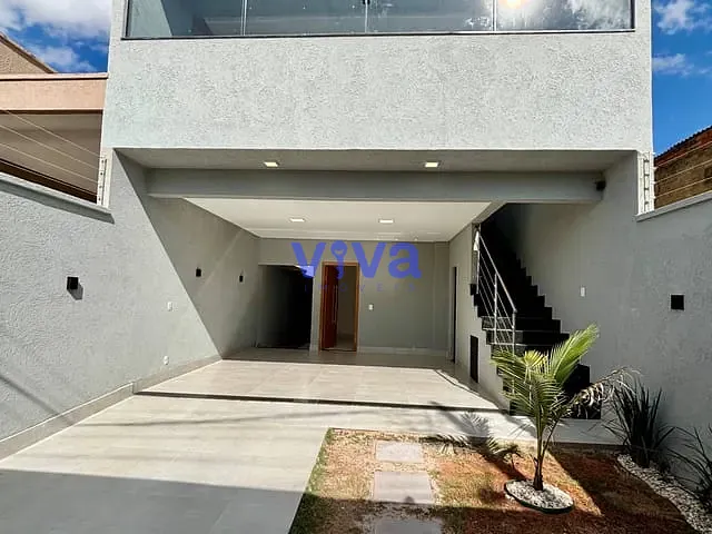 Sobrado 3 quartos e 3 banheiros, à venda, no bairro Setor Garavelo em Aparecida de Goiânia