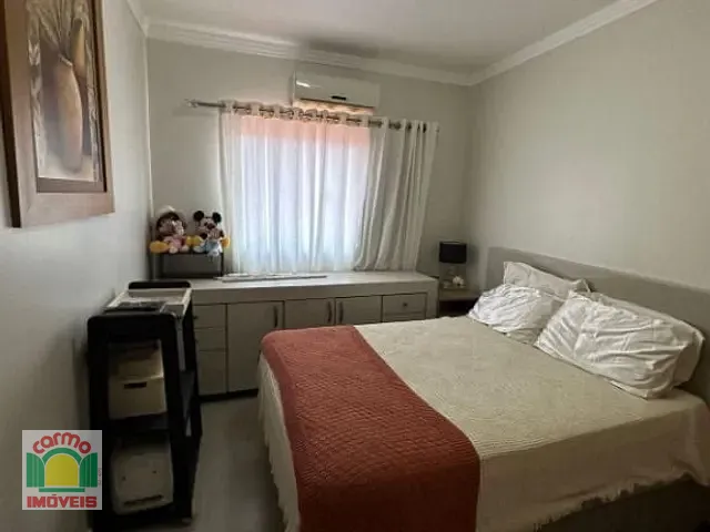 Sobrado com 225m² 3 quartos e 3 banheiros, à venda, no bairro Jardim Ana Paula em Anápolis