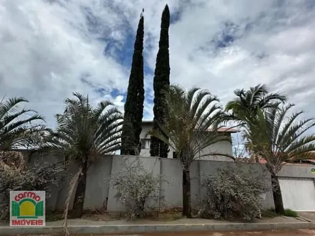 Sobrado com 225m² 3 quartos e 3 banheiros, à venda, no bairro Jardim Ana Paula em Anápolis