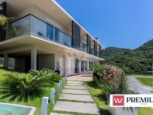 Casa com 669m² 6 quartos e 8 banheiros, à venda, no bairro Praia das Taquaras em Balneário Camboriú