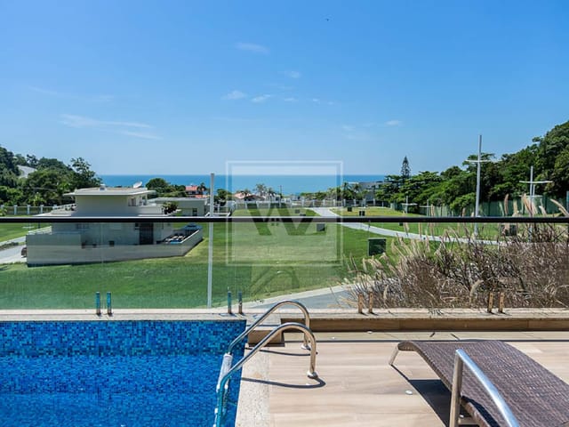 Casa com 669m² 6 quartos e 8 banheiros, à venda, no bairro Praia das Taquaras em Balneário Camboriú