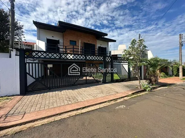 Sobrado com 300m² 5 quartos e 4 banheiros, à venda, no bairro Werner Plaas em Americana