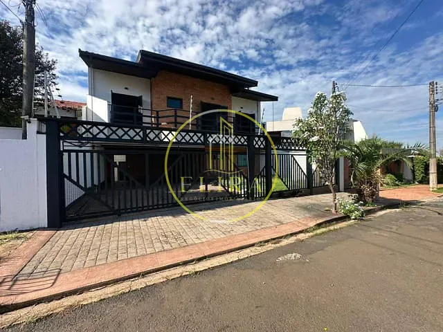 Sobrado com 300m² 5 quartos e 4 banheiros, à venda, no bairro Werner Plaas em Americana