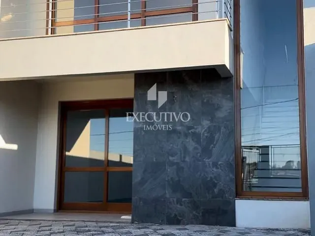 Sobrado com 168m² 3 quartos e 2 banheiros, à venda ou para alugar, no bairro Montanha em Lajeado