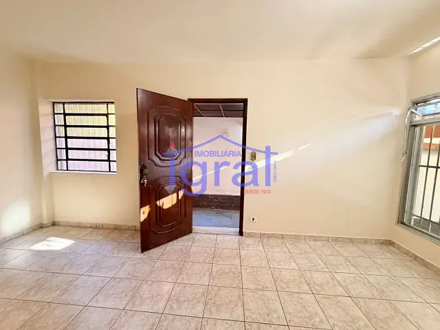 Sobrado 3 quartos e 4 banheiros, para alugar, no bairro Jardim Oriental em São Paulo