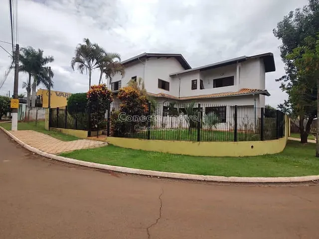 Sobrado com 470m² 4 quartos e 4 banheiros, à venda, no bairro Imigrantes em Holambra