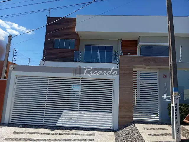 Sobrado com 252m² 3 quartos e 3 banheiros, para alugar, no bairro Residencial Tozzi em Arapongas