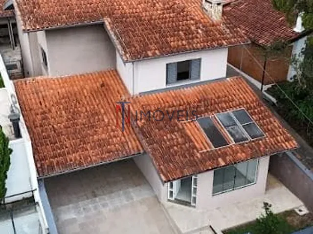 Sobrado com 360m², à venda, no bairro Parque Arco Iris em Atibaia