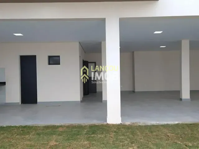 Sobrado com 320m² 3 quartos e 3 banheiros, à venda, no bairro Jardim Carolina em Jundiaí