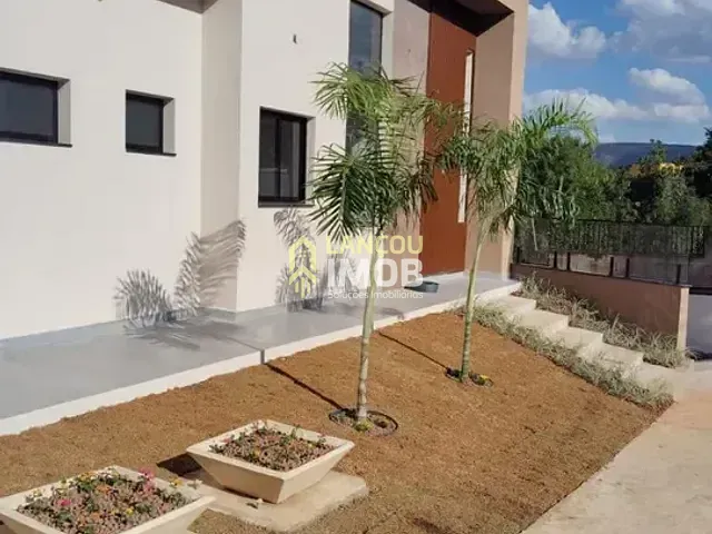 Sobrado com 320m² 3 quartos e 3 banheiros, à venda, no bairro Jardim Carolina em Jundiaí